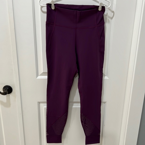 Lululemon cuffed legging with mesh detail - Picture 1 of 5